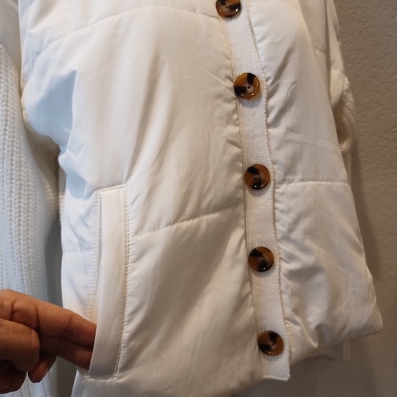 Pink Republic Women’ Sweaters Jacket High Neck Button Down Size Medium NWT - Picture 2 of 9